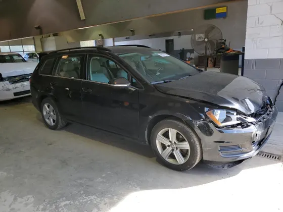 2015 Volkswagen Golf SportWagen TDI SE