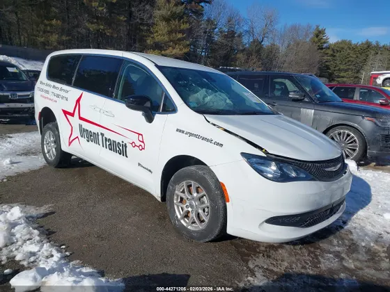 2024 Chrysler Voyager LX