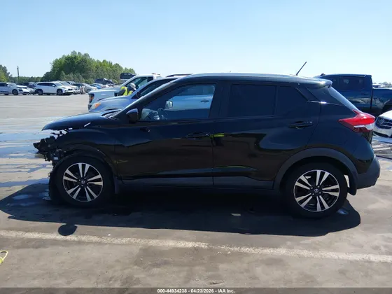 2019 Nissan Kicks SV