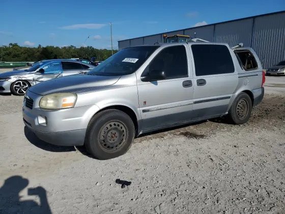 2006 Saturn Relay 2 FWD