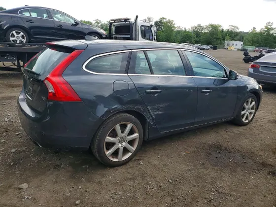 2016 Volvo V60 T5 Drive-E Premier