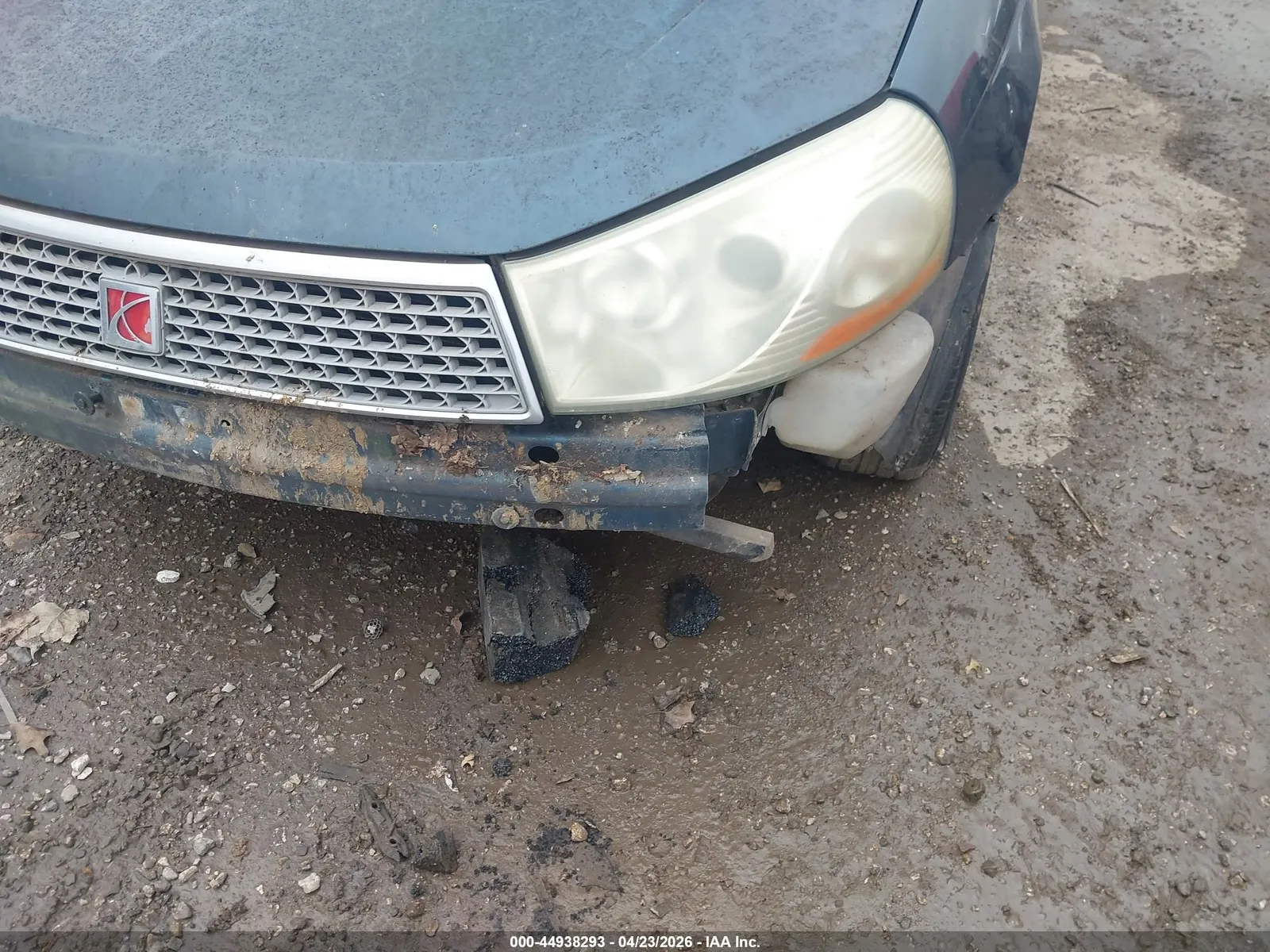 2004 Saturn L-Series L300 1