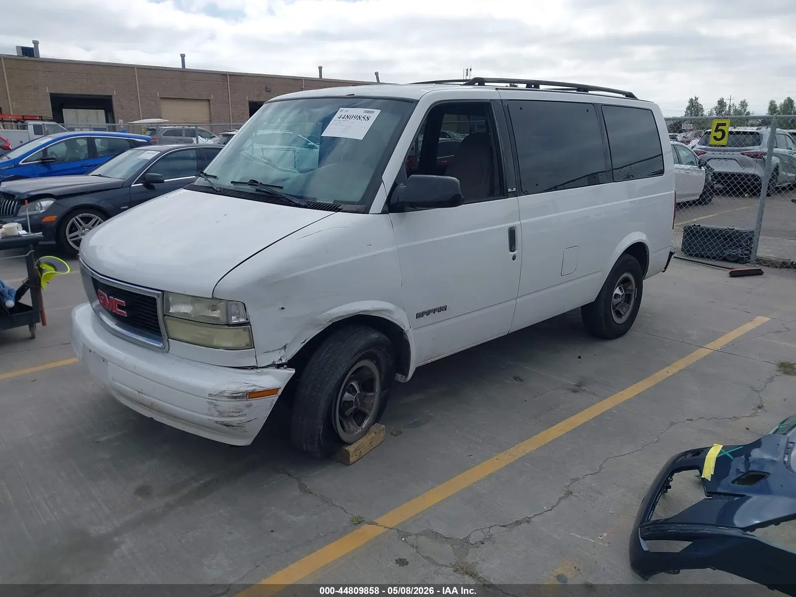 2001 GMC Safari Passenger SLE