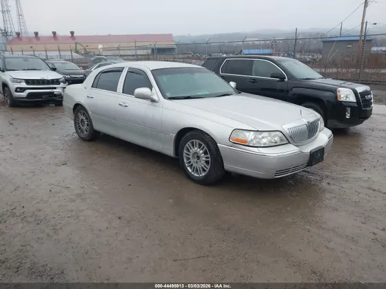 2009 Lincoln Town Car Signature Limited