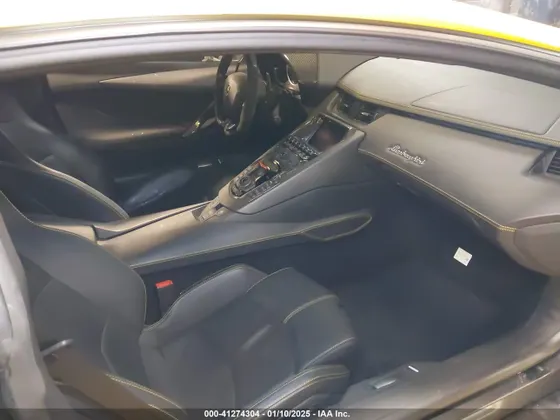2012 Lamborghini Aventador LP700-4
