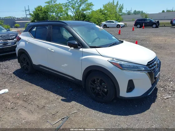 2024 Nissan Kicks SR