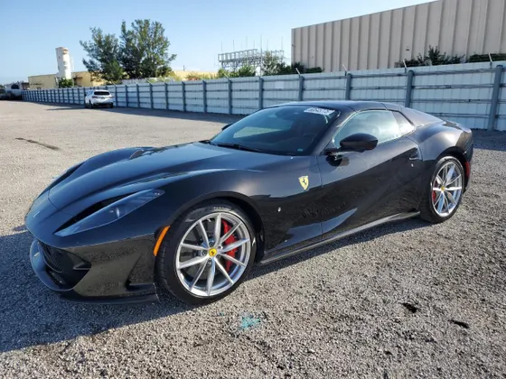 2021 Ferrari 812 GTS