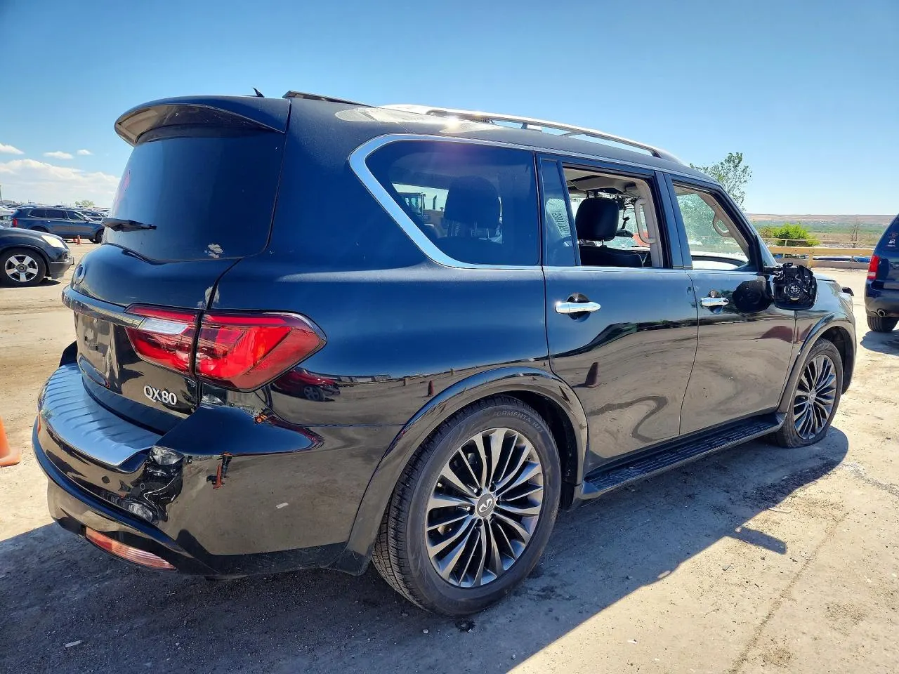 2021 INFINITI QX80 LUXE