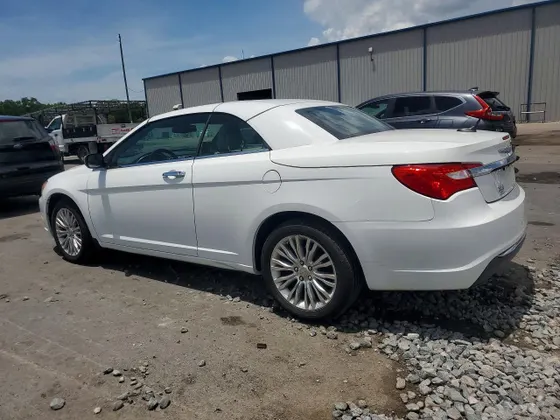 2011 Chrysler 200 Limited