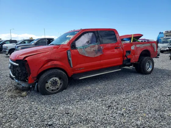 2023 Ford Super Duty F-450 DRW LARIAT