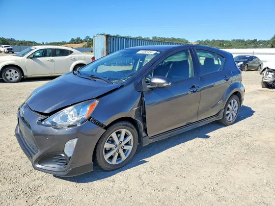 2017 Toyota Prius c One
