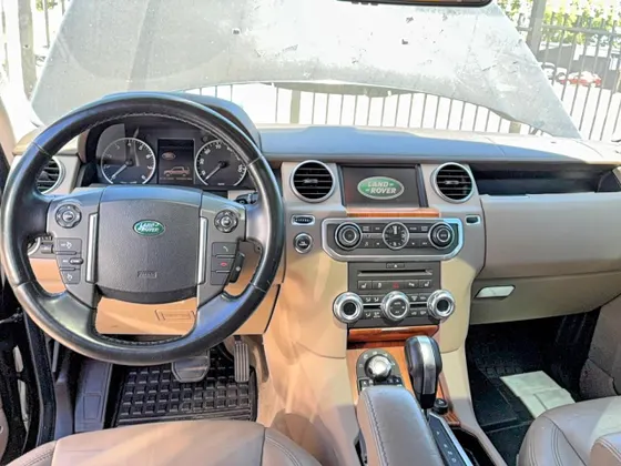 2011 Land Rover LR4 LUX