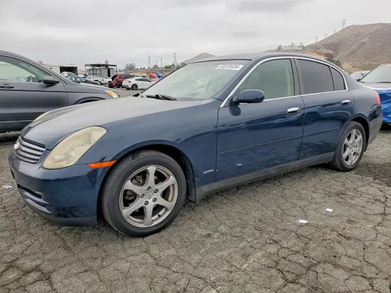 2004 INFINITI G35 Sedan w/Leather