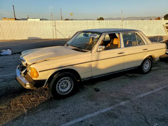 1983 Mercedes-Benz 300 Series 300D-T