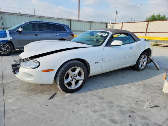 2000 Jaguar XK8