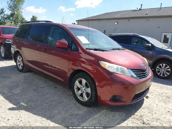 2011 Toyota Sienna LE