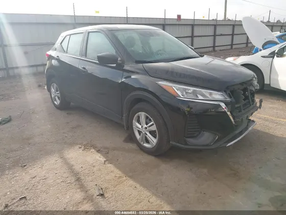 2025 Nissan Kicks Play S