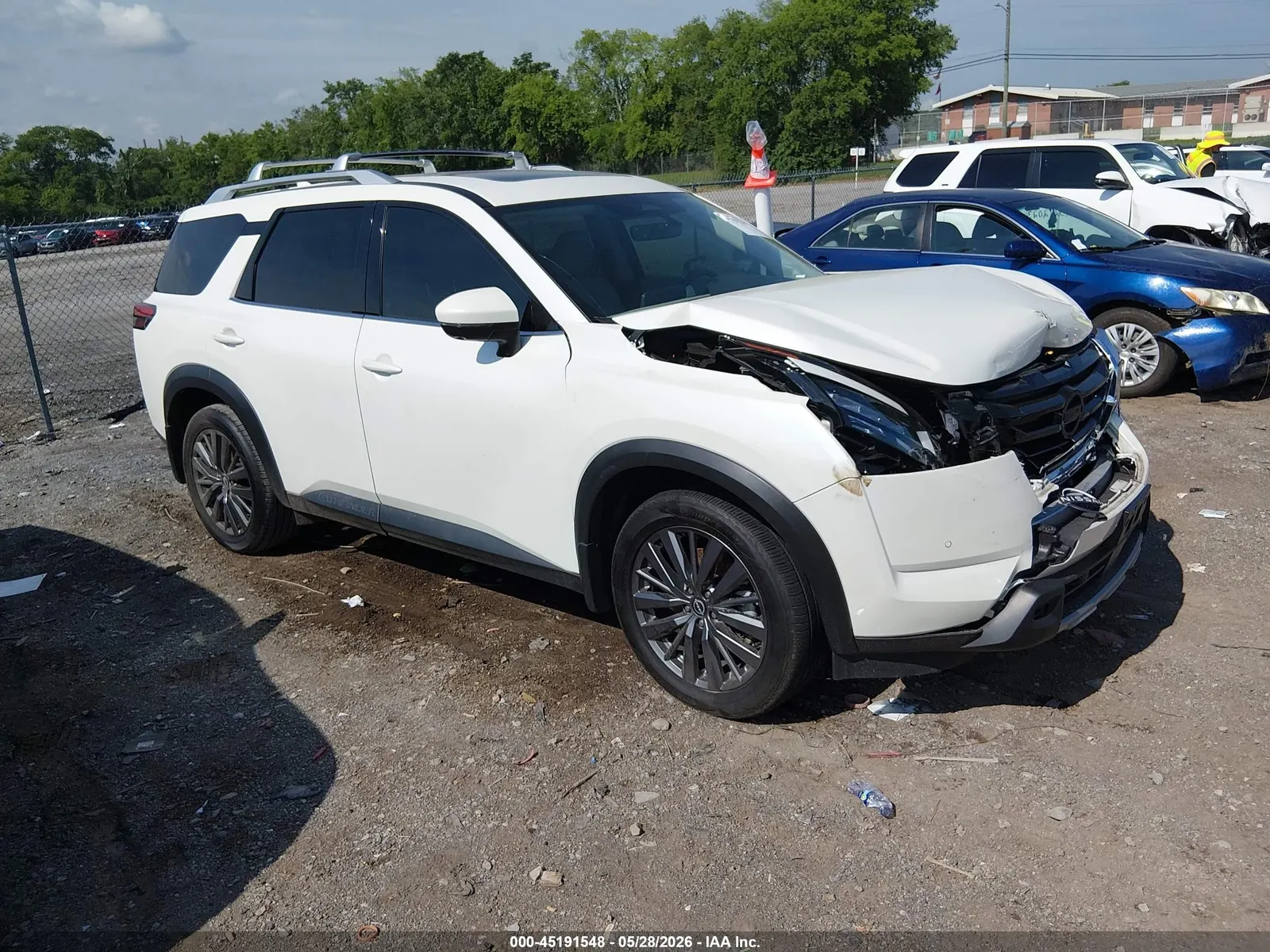 2024 Nissan Pathfinder SL