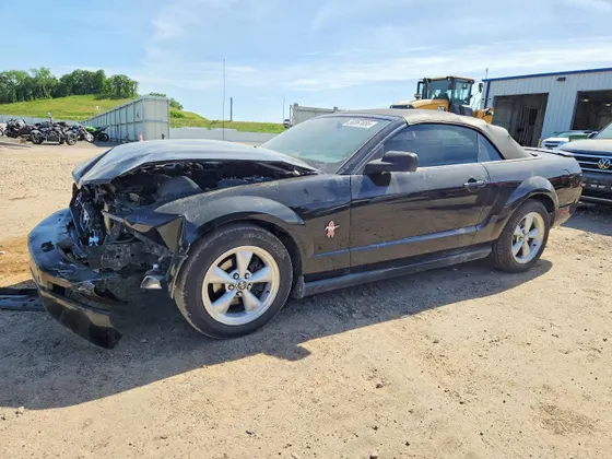 2008 Ford Mustang Deluxe