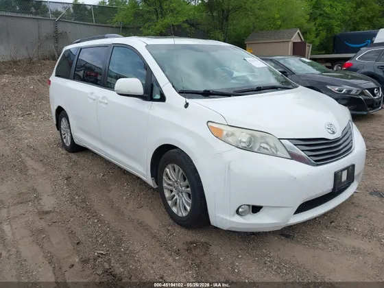 2012 Toyota Sienna XLE