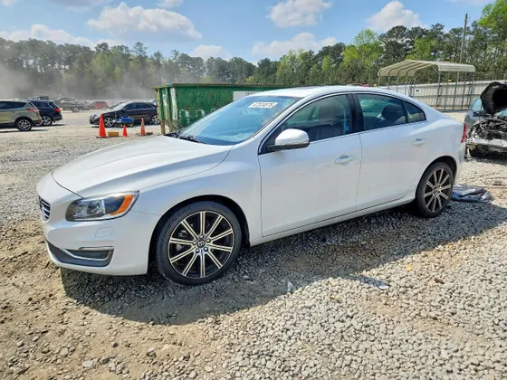 2016 Volvo S60 Inscription T5 Drive-E Platinum