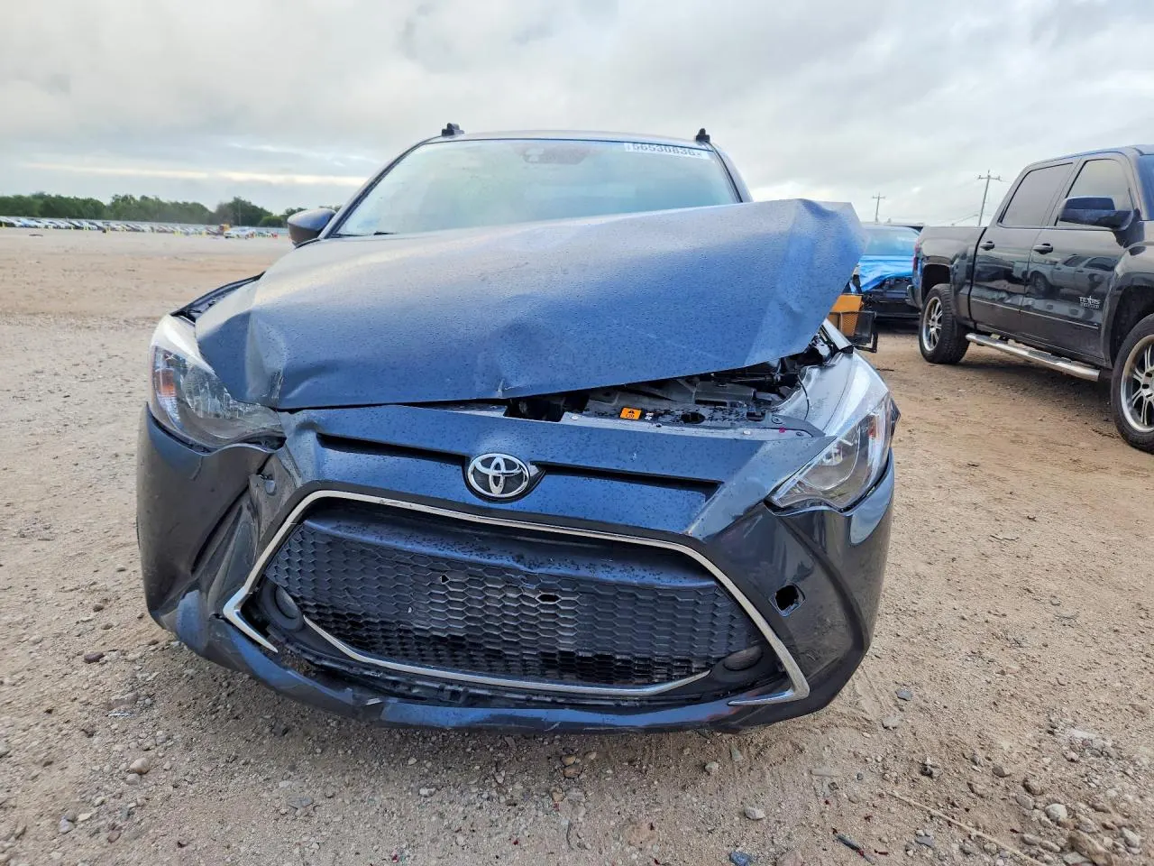 2020 Toyota Yaris Hatchback LE