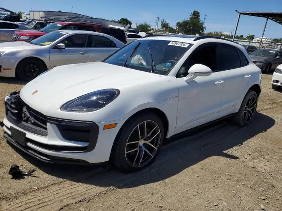 2026 Porsche Macan