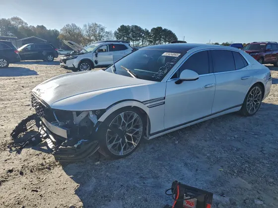 2025 Genesis G90 e-SC