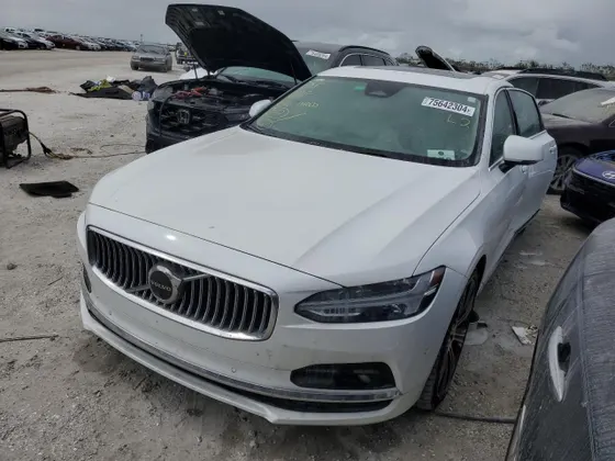 2022 Volvo S90 Inscription
