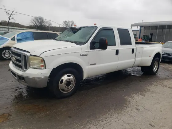2005 Ford Super Duty F-350 DRW XL