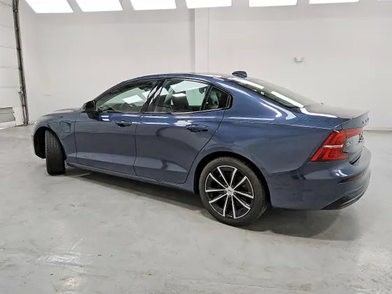 2023 Volvo S60 Recharge Plug-In Hybrid Core Dark Theme