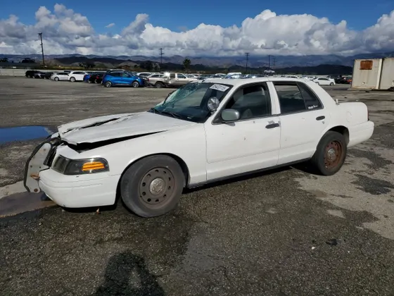 2004 Ford Police Interceptor Base w/3.27 Axle