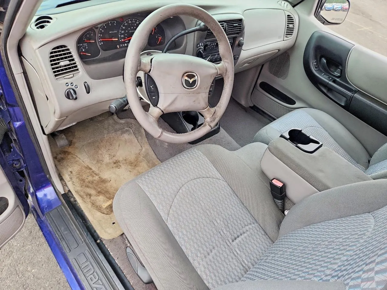 2001 Mazda B-Series 4WD Truck SE