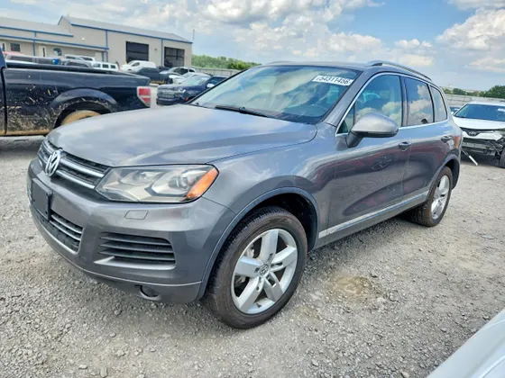 2014 Volkswagen Touareg Sport w/Nav