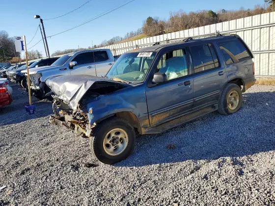 2000 Ford Explorer XLT