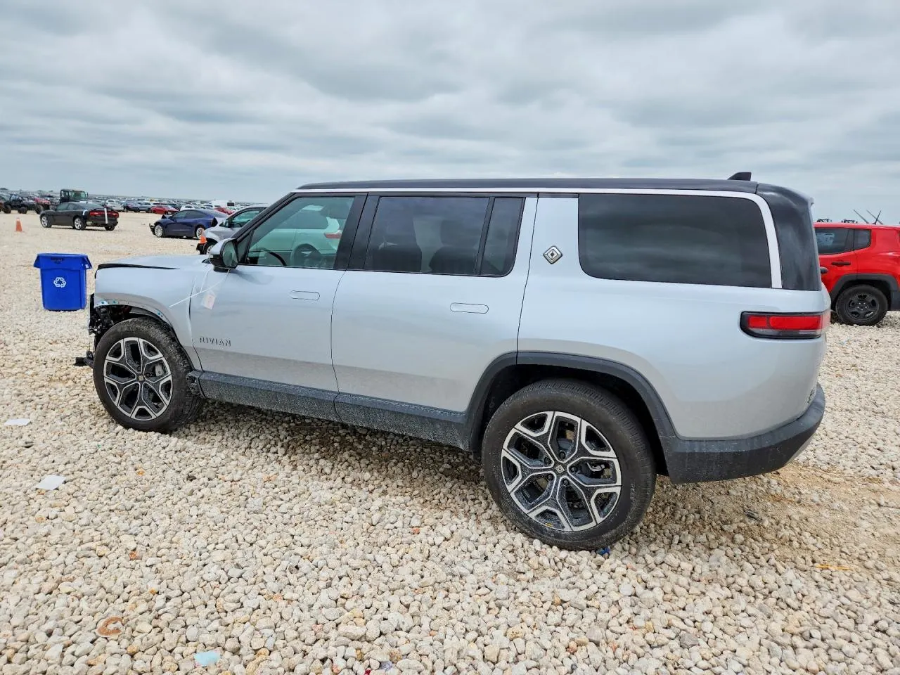 2025 Rivian R1S Adventure
