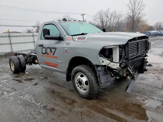 2022 Ram 3500 Chassis Cab Tradesman
