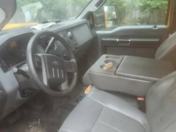 2013 Ford F-550 SUPER DUTY
