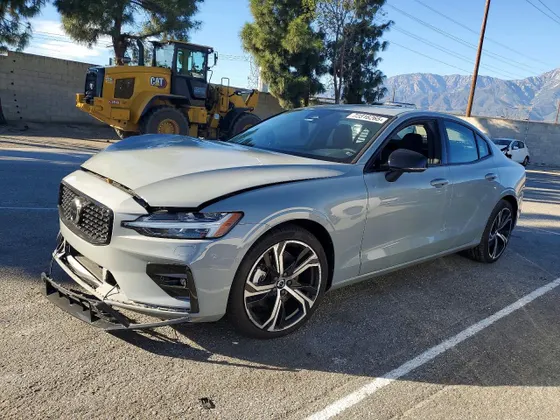 2025 Volvo S60 Plus