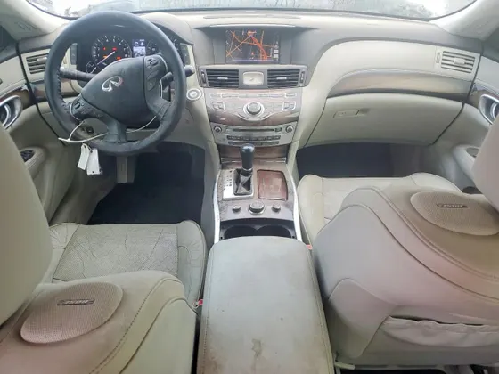 2011 INFINITI M56