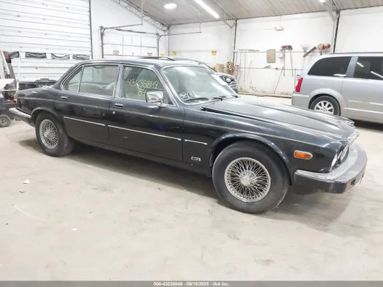 1984 Jaguar XJ VANDEN PLAS