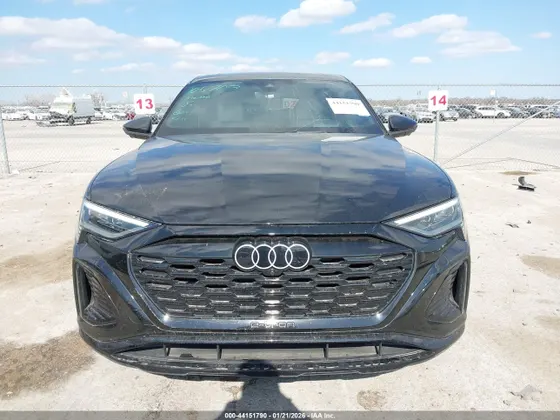 2024 Audi Q8 e-tron Sportback S line Prestige