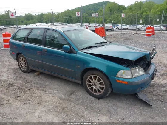 2001 Volvo V40 A/SPORT EDITION