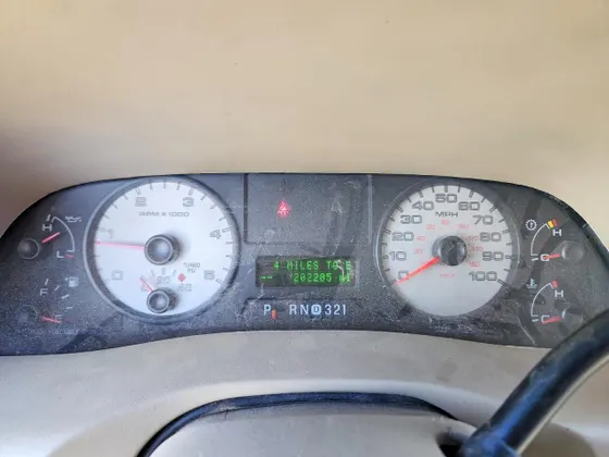 2005 Ford Super Duty F-350 SRW XL