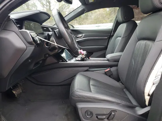 2024 Audi Q8 e-tron Sportback S line Premium Plus