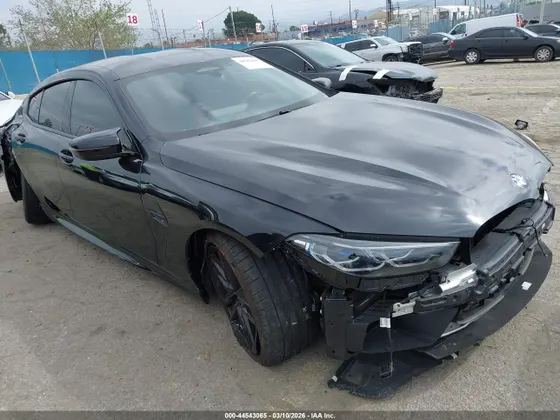 2025 BMW M8 Competition
