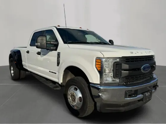 2017 Ford Super Duty F-350 DRW Lariat