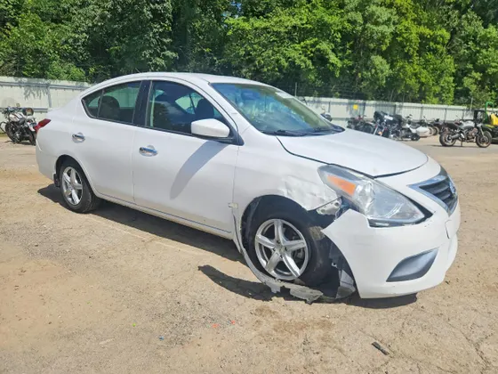 2018 Nissan Versa Sedan SV