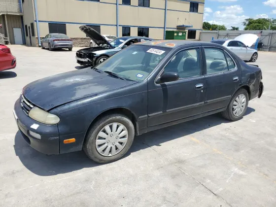 1996 Nissan Altima XE