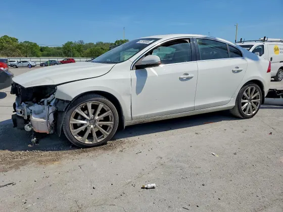 2016 Volvo S60 Inscription T5 Drive-E Platinum